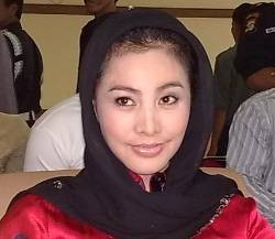 Cici Tak Rela Sang Suami Divonis Satu Tahun