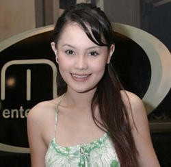 Ibunda Jennifer Dunn Bungkam Soal Kasus Narkoba