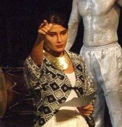 Tamara Blezinsky Gemetaran Baca Puisi Rendra