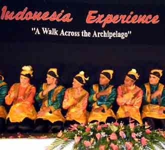 Tari Saman Getarkan Kepulauan Fiji 