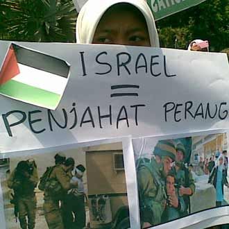 Mahasiswa Surabaya Kutuk Israel