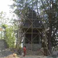 Ditawarkan ke Investor Namun di Gunung Srawet Dibangun Pura