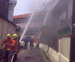 Gempa Menggoncang, SD Priangan Dilalap Api