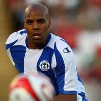 Wigan Pecat Penyerangnya