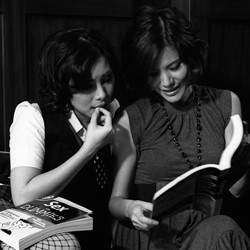 Olga Lidya-Anya Dwinov Bersahabat Sampai Mati