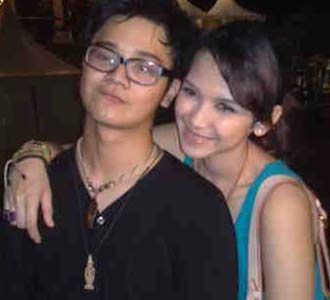 Dinda Kanya-Derby Romero Mesra