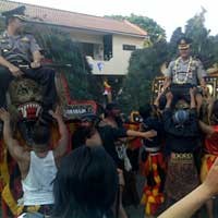 Usai Sertijab, Mantan Kapolres KP3 Sebar Uang