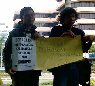 Aksi Dukung Bibit & Chandra