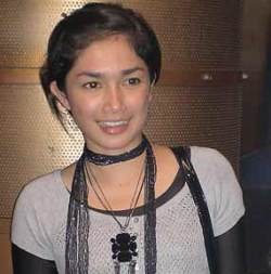 Ussy Sulistiawaty Tolak Baby Sitter 