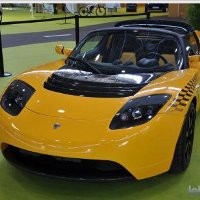 Taksi Sport Listrik Tesla