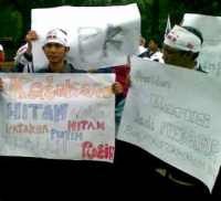 Kubu Bela Buaya Istirahat, Kubu Bela Cicak Masih Semangat