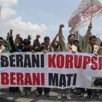 Dukung Bibit & Chandra, Mahasiswa Datangi Mapoltabes Yogyakarta