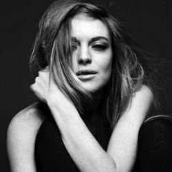 Lindsay Lohan Histeris Ditodong Senjata