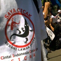 Demonstran: Mal Tempat Belanja Koruptor