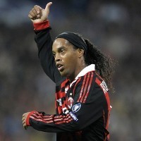 Dinho Juga Ingin Menyumbang Gol
