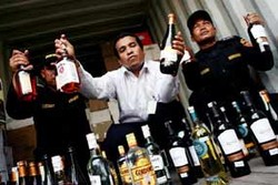 17 Ribu Miras Ilegal & Pita Cukai Palsu Senilai Rp 4,9 M Diamankan