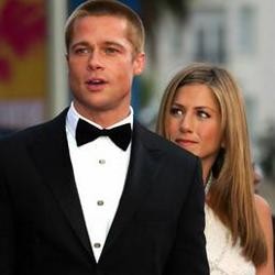 Jennifer Aniston Memohon Minta Dipacari Brad Pitt Lagi