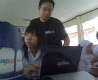 Racun Blog Menyusup ke Sekolah Milik Telkom