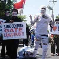 Dukung KPK, LSM Radar Usung Mumi dan Buaya