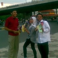 Pengguna Jalan Cikapayang-Dago Dapat Surprise Bunga 