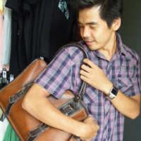 Berani Eksplorasi dengan Baju Tumpuk Hingga Tas Kepit 