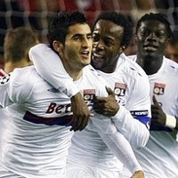 Liverpool Pincang, Lyon Tak Peduli