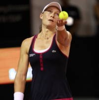 Stosur Tundukkan Szavay