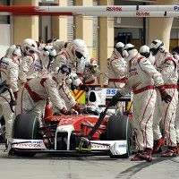 Tak Berprestasi, Toyota Minta Maaf