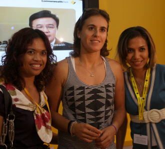 Anabel Temui Fans di Nusa Dua