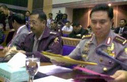 Istri Cak Nur Sedih & Minta Klarifikasi Kapolri