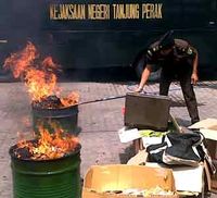 Kejari Musnahkan Barang Bukti