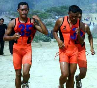 Marinir Gelar Lomba Triathlon
