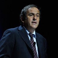 Soal Flu Babi, Platini Serahkan ke Klub