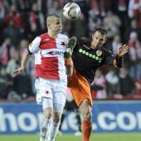 Valencia Tertahan, Genoa Menang