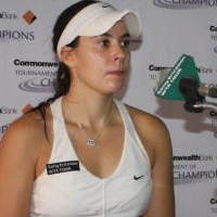 Tekuk Peer, Bartoli Dinanti Kimiko