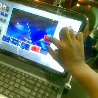 Invasi Pasar, Acer Gelontor 3 PC Layar Sentuh