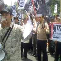 HTI Tuntut Pemberantasan Korupsi 