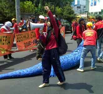 Pendukung Bibit-Chandra Tumpah di HI