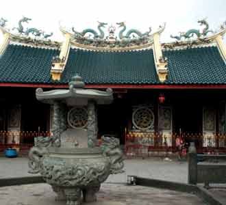 Mengintip Kelenteng Tay Kak Sie