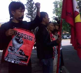 Menuntut Kasus Bank Century Dituntaskan