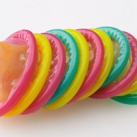 Polisi China Buru 2 Juta Kondom Palsu