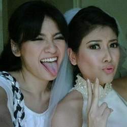 Sigi Wimala Dinikahi Sutradara Film di Gereja