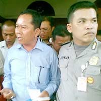 Hakim Anggap Bunari Permainkan Hukum Selama Sidang