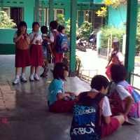 Sekolah Piknik, Puluhan Murid SD Soka Terlantar