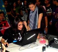 Ngenet Cihuy Bareng Sarah Azhari 