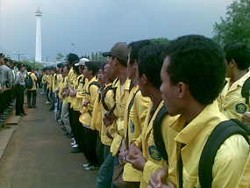 Khawatir Bentrok, Massa Pendukung Bibit-Chandra Pindah ke DPR