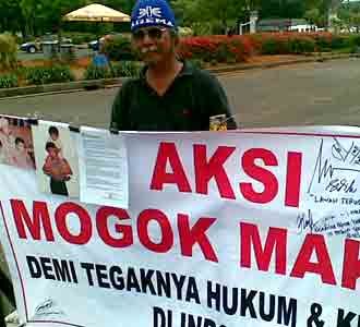 Mogok Makan Menuntut Keadilan