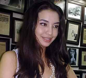 Manohara Tetap Eksis di Infotainment