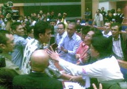 Ketua BK: Panik, Benny Alihkan Palu ke Azis