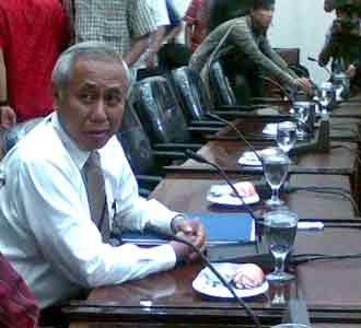 Tim 8 Panggil Ade Rahardja